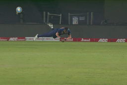Hardik Pandya grabs a stunner