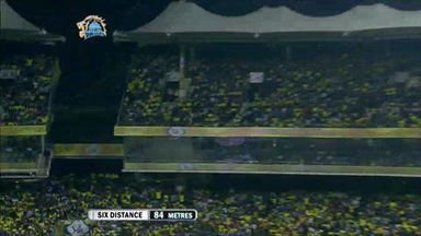 M5: CSK vs MI – MS Dhoni Six