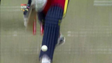 M14: LIO vs OT –  Alviro Petersen lbw b Beard