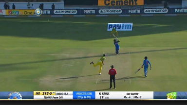 IND vs AUS 2020, 2nd ODI: KL Rahul Six