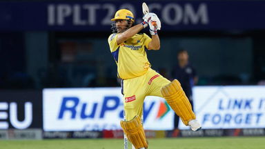 Vintage Dhoni's delightful cameo of 37*(16)