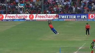 M44: RCB vs GL – Freecharge Bolt  Moment – Dwayne Bravo