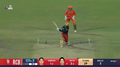 M13 - GG vs RCB: Ekta Bisht Six