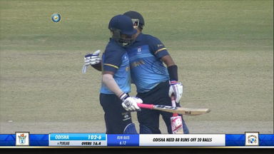 Abhishek Raut's fighting 74* (56)