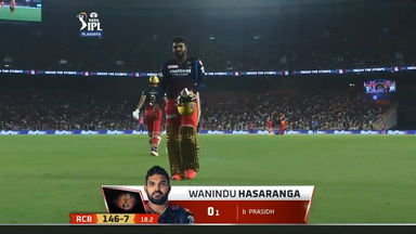Q2: RR vs RCB – Wanindu Hasaranga Wicket