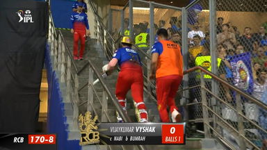 M25: MI vs RCB – Vyshak Vijay Kumar Wicket