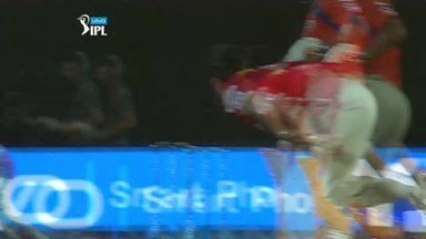 M28: GL vs KXIP – Praveen Kumar Wicket