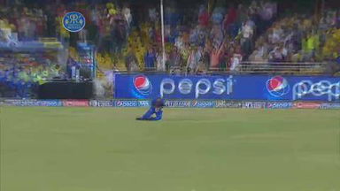M30: RR vs SRH –  Moises Henriques Wicket