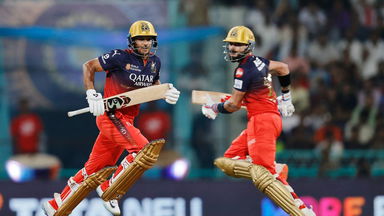 4,4,4,4: Kohli, Mayank up the ante