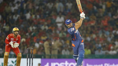 Marcus Stoinis powers his way to his highest IPL score of 72(40)