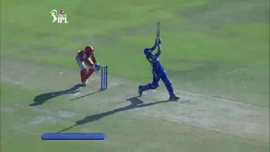M35: KXIP vs MI – Lendl Simmons Six