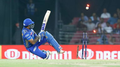 Scoop goes wrong: Suryakumar drags it onto the stumps
