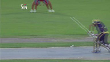 M11: RCB vs KKR –  Manish Pandey Wicket