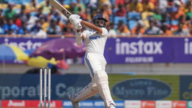 Anderson to Yashasvi Jaiswal: Hat-trick of sixes!