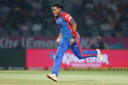 Chinelle Henry leads DC's charge with 3/35