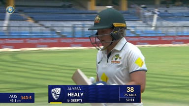 IND-W vs AUS-W 2023-24, 1st Test: Alyssa Healy Wicket
