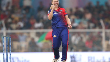 USA's Tara Norris impresses straightaway with two wickets in an over