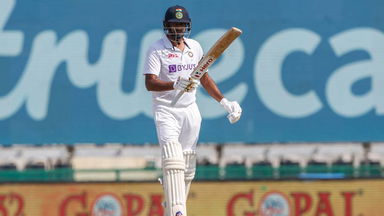 R Ashwin's fluent 61(82)