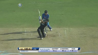 IND vs NZ 2017, 2nd ODI: Mitchell Santner Six
