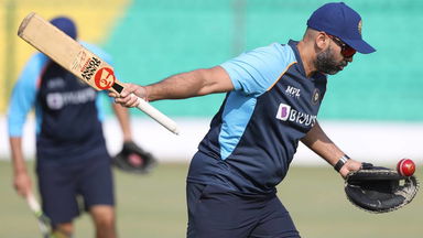 Every Test match from hereon is extremely important for us - Paras Mhambrey