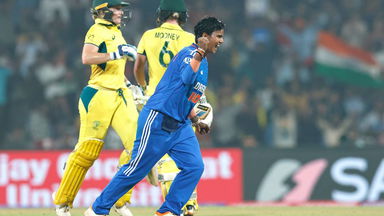 Super start & Excellent catch ft. Deepti Sharma and Shreyanka Patil