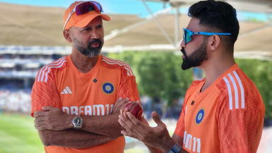 Mohd. Siraj recaps Cape Town heroics with Bowling Coach Paras Mhambrey