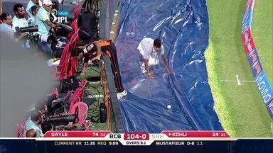 M60: RCB vs SRH – Virat Kohli Six