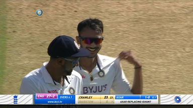 Over no.1, Ball No.1, Wicket No.1 - Axar special