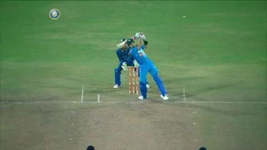 5TH ODI: IND vs SL – Virat Kohli Six