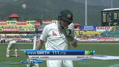 IND vs AUS 2017 - 4th Test day 1 : Steve Smith Wicket