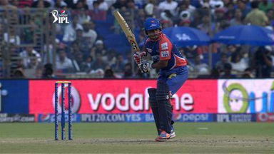 M28: DD vs KKR –  Kedar Jadhav Six
