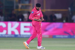 The Pocket Celebration! Ravindra Jadeja adds Jos Buttler to his collection