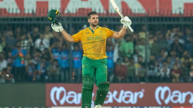 Rilee Rossouw shines with 100*(48)