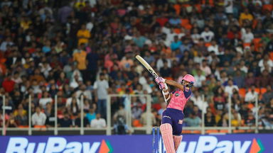 6,4,6 - Jaiswal goes after Siraj in the first over