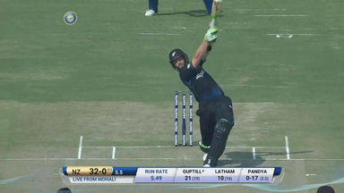 IND vs NZ 2016, 3rd ODI: Martin Guptill Six