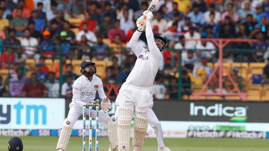 6x2: Rishabh Pant smashes - Crowd relishes