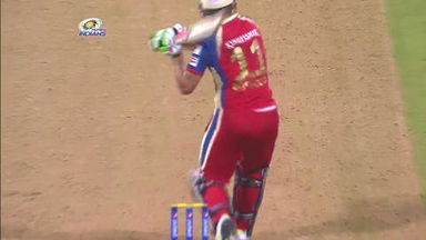 M27: MI vs RCB –  Yuvraj Singh Wicket