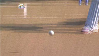 M22: MI vs KXIP–  Glenn Maxwell Wicket