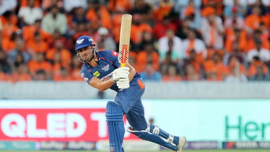 Marcus Stoinis makes an impact with 40(25)