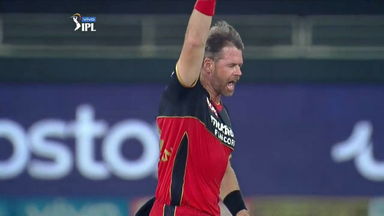 M56: RCB vs DC  – Fall of Wickets
