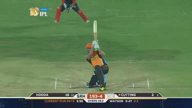 M1: SRH vs RCB – Ben Cutting Six