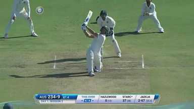 IND vs AUS 2017 - 1st Test day 1 : Mitchell Starc six