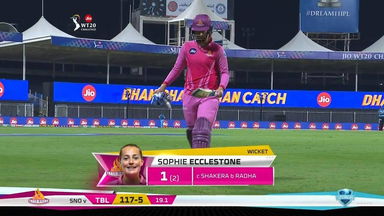 Final: Trailblazers vs Supernovas – Sophie Ecclestone Wicket
