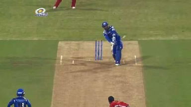 M7: MI vs KXIP – Harbhajan Singh Six