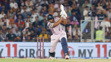 Shahrukh Khan's fighting fifty keeps GT in hunt