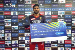 Eliminator: RCB vs KKR  – VIVO perfect catch of the match – K.S Bharat