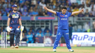 Delightful sixes & Strong comeback ft. Rahul & Chawla