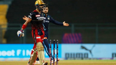 6 & a wicket: The Kohli-Rashid duel