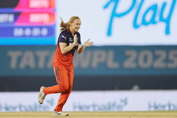Outclassed! Kim Garth's slower one outfoxes Harmanpreet