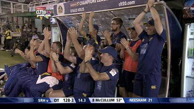 Q6: SRH vs OT –  Brendon McCullum Six